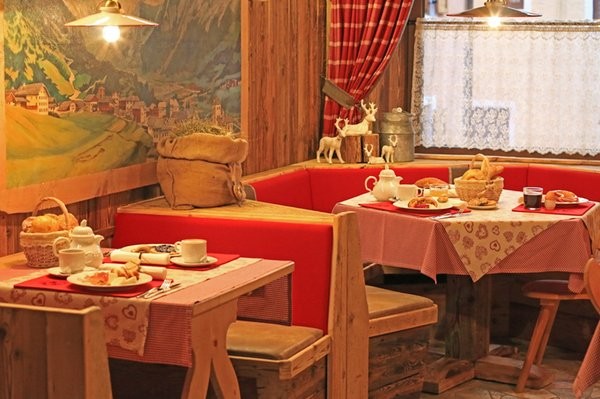 The breakfast Garni (B&B) Ladin
