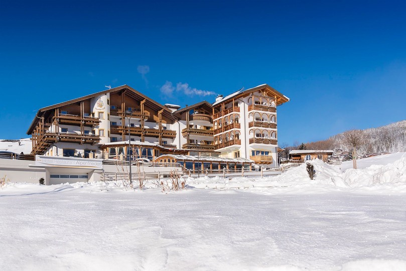 Photo exteriors Hotel Alpenfrieden