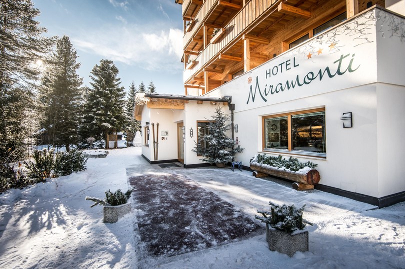 Foto esterno Hotel Miramonti