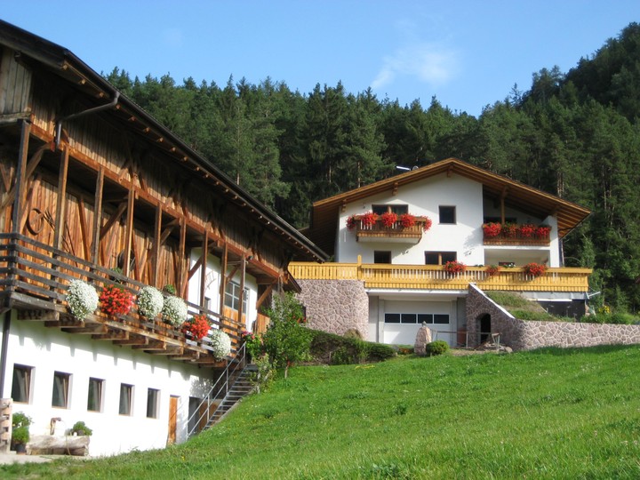 Foto esterno Appartamenti in agriturismo Polzhof