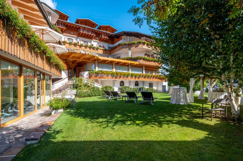 Photo exteriors Hotel La Perla