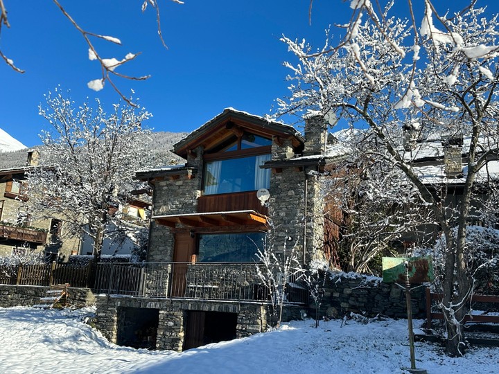 Foto Außenansicht B&B + Ferienwohnungen Trois Couronnes