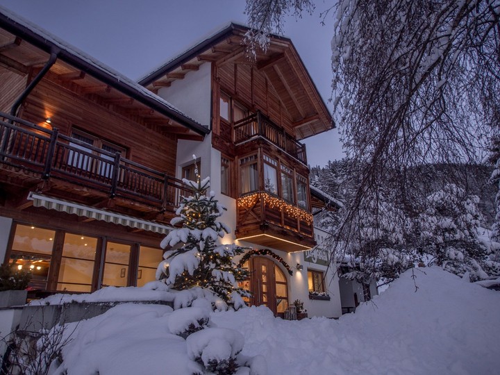 Foto Außenansicht Berg Hotel Majarei