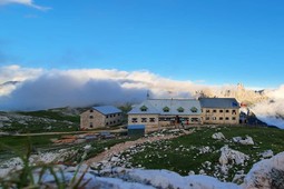 Rifugio con camere Bolzano - Schlernhaus