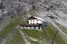 Tabaretta Hut