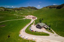 Mountain Hut-Hotel Valmaron