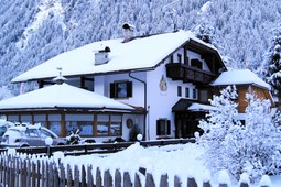 Garni + Appartamenti Santl