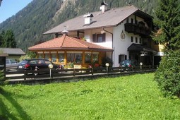 Garni (B&B) + Apartments Santl