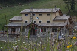 Mountain hut with rooms Magià