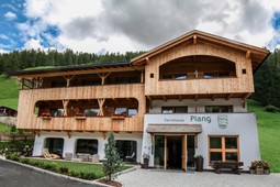 Garni Farmhouse Plang