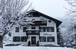 Garni + Ferienwohnungen Bergfried
