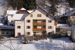 B&B + Appartamenti in agriturismo Schlosserhof