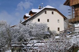 Pensione + Appartamenti in agriturismo Haus Lerchner
