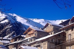 Farmhouse Alpes d’OC: typical inn, apartments and rooms