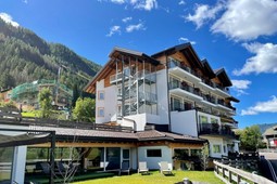 Active Alm Hotel