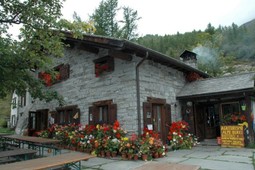 Bauernhof mit Restaurant Alpe Burki