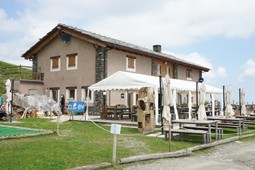 Mountain hut Pian Muné
