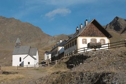Rifugio con camere Monteneve