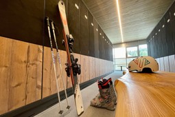 Ski rental Promescaiol outdoor adventure life