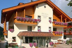 Garni (B&B) + Apartments Rezia