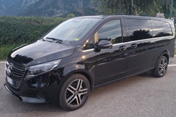 Taxi Peer moving people