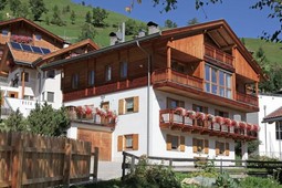 Ferienwohnungen Ciasa Röns