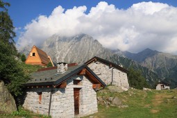 Rifugio con camere Malga Stain