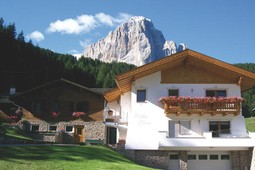 Apartments Pitla Cësa