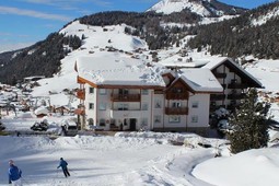 Garni-Hotel + Ferienwohnungen Aghél