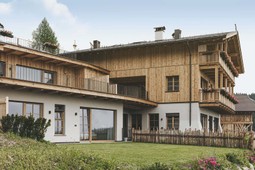 B&B + Appartamenti in agriturismo Lochbauer