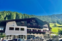 Garni-Hotel + Residence Wildbach