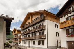 Snowlake Suite & Apartment