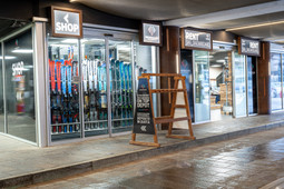 Ski and snowboard rental Promescaiol Daolasa Cable Car Station