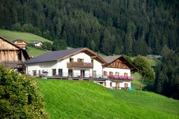 B&B + Appartamenti in agriturismo Kamaunhof