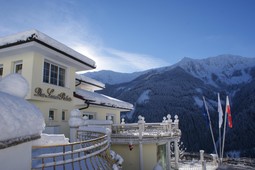 B&B + Apartments Das Land-Palais