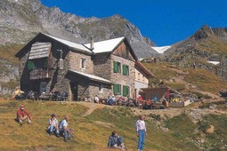 Rifugio Tridentina / Birnlückenhütte