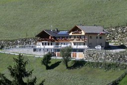 Alpine farm Roanerhof