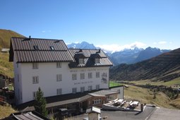 Mountain Hut-Hotel Carlo Valentini