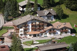 Alpine Touring Hotel - Pet friendly