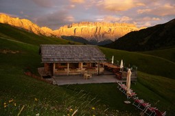 Rifugio Sëceda Curona