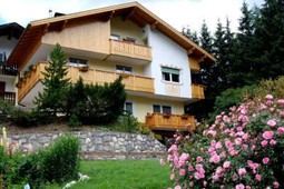 Apartments Majon D'Aisciuda