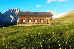 Berghütte mit Zimmern Passo San Nicolò