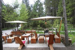 Alpine farm Wasserfallbar