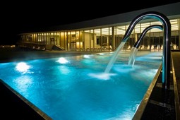 Piscina e Wellness Cascade