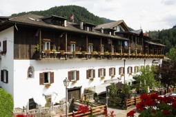 Hotel Ancora & Suites