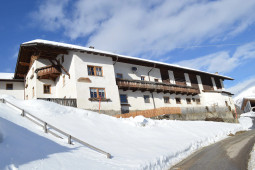 B&B + Appartamenti in agriturismo Jennerhof