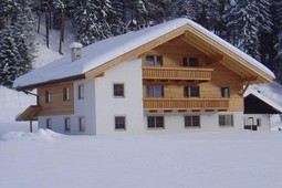Farmhouse apartments Fluenerhof
