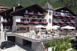 Hotel + Residence Gurnatsch