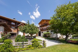 B&B + Appartamenti in agriturismo Strasserhof