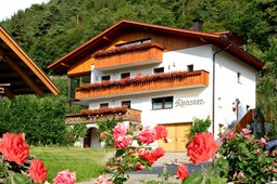 B&B + Appartamenti in agriturismo Kloasnerhof